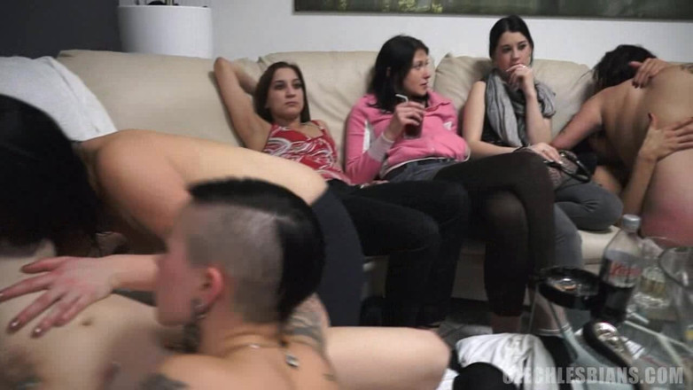 Czech Lesbians: Чеські лесбіянки 5 - частина 7: лесбійський фістинг безумство - кулаки, іграшки та стогони