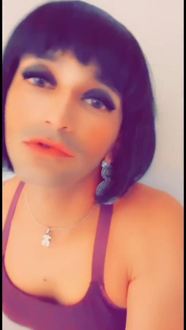 Sissy Slut Brianna: Paquet de coquine sous la douche