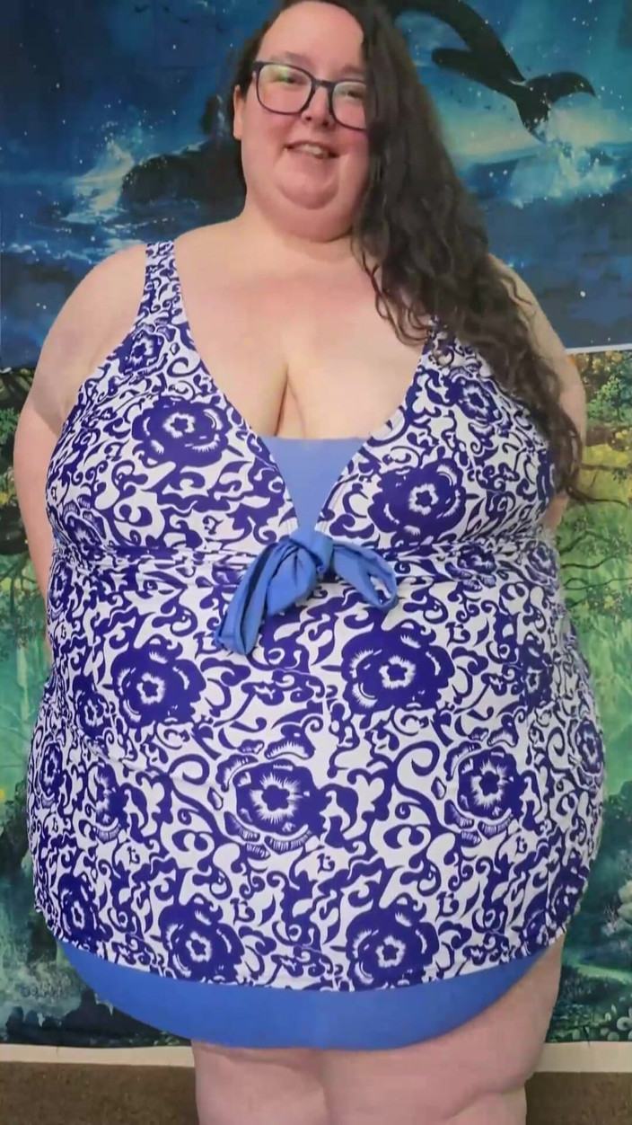 SSBBWLadyBrads: SSBBW Giant Fat Body Swim Suit with Help