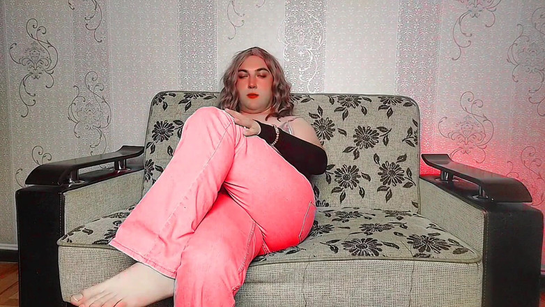 Kitty_Cross: Nádherný Femboy s lesklými rty kouří měkké polibky