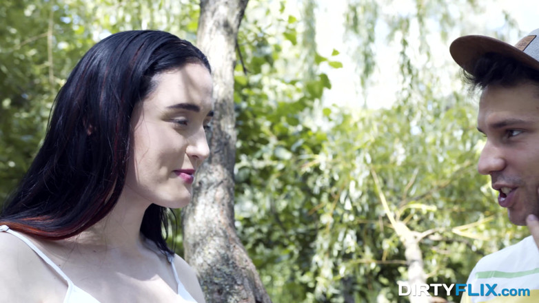 Young Courtesans: Nubile cortigiana da sogno scopata