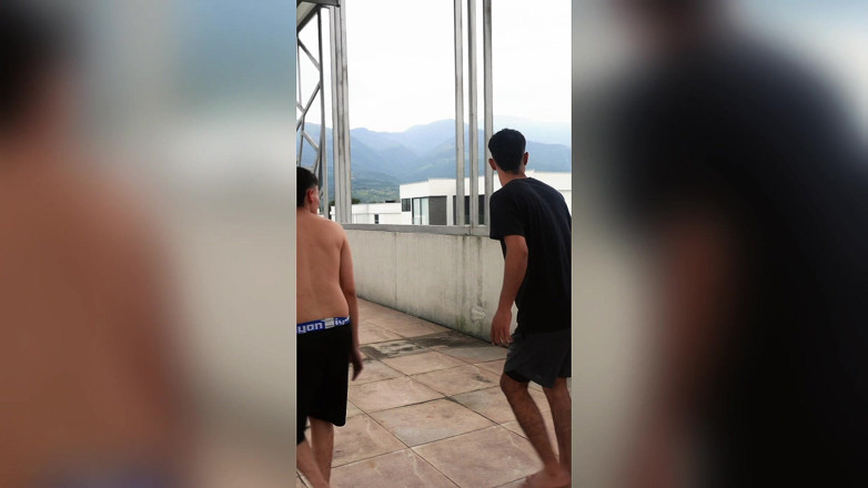 MarilyDaniela: Dua pencuri masuk ke rumahku mencari perhiasan dan berujung seks...