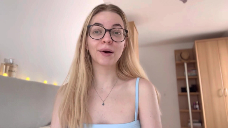 Goddess_Bella_Rae: Cắt bao quy đầu Có hay Không, tình thế cấp bách...