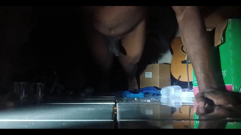 King Kingston: Gjorde några armhävningar