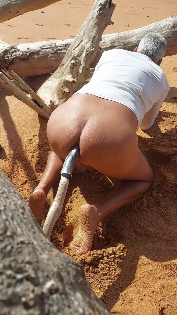 Ladysilvas: 해변에서 대물 자지로 핫한 엉덩이에 침입하는 Ladysilva