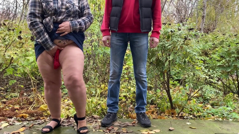 OurFetishLife: 成熟した継母が継息子の注目を集める