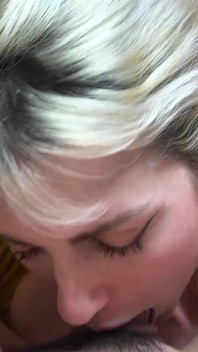 Dominating TS Bombshell Alaska Hotmess
