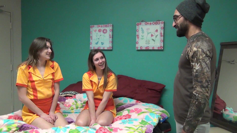 Jerky Girls: 2 strok garls episod 2 ki visheshta Violet Thompson, sandy Thompson