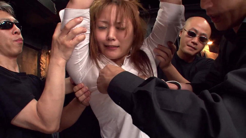 JapaneseAmateur: Bunăciune are parte de un futai dur pe ambele găuri...