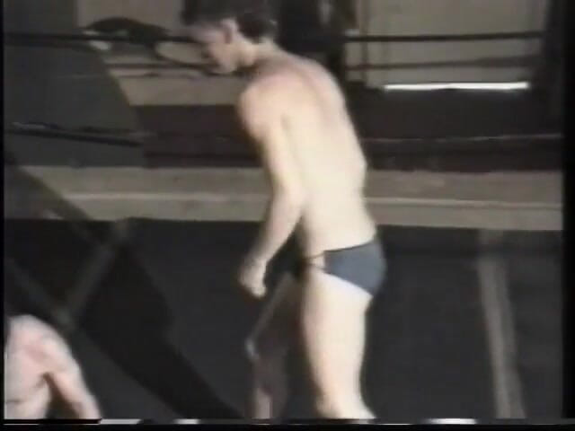 Gays Case: Chlapa popadne zezadu wrestling