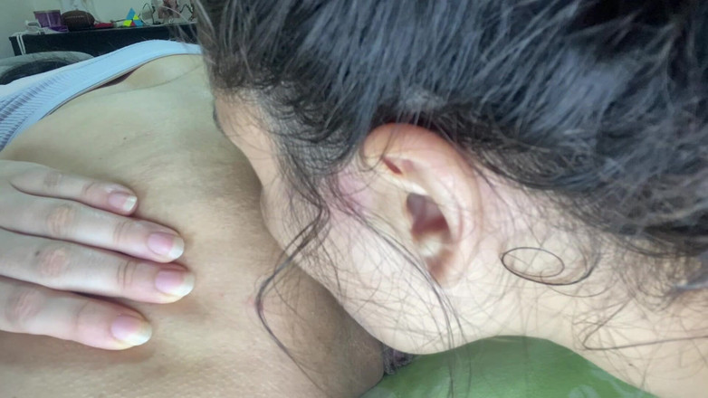 zoemelissa: Menghisap lubang sempit Zoe yang lazat