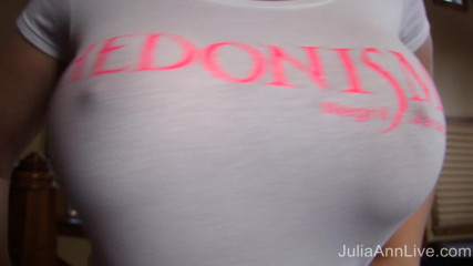 Julia Ann: Hedo Cold?