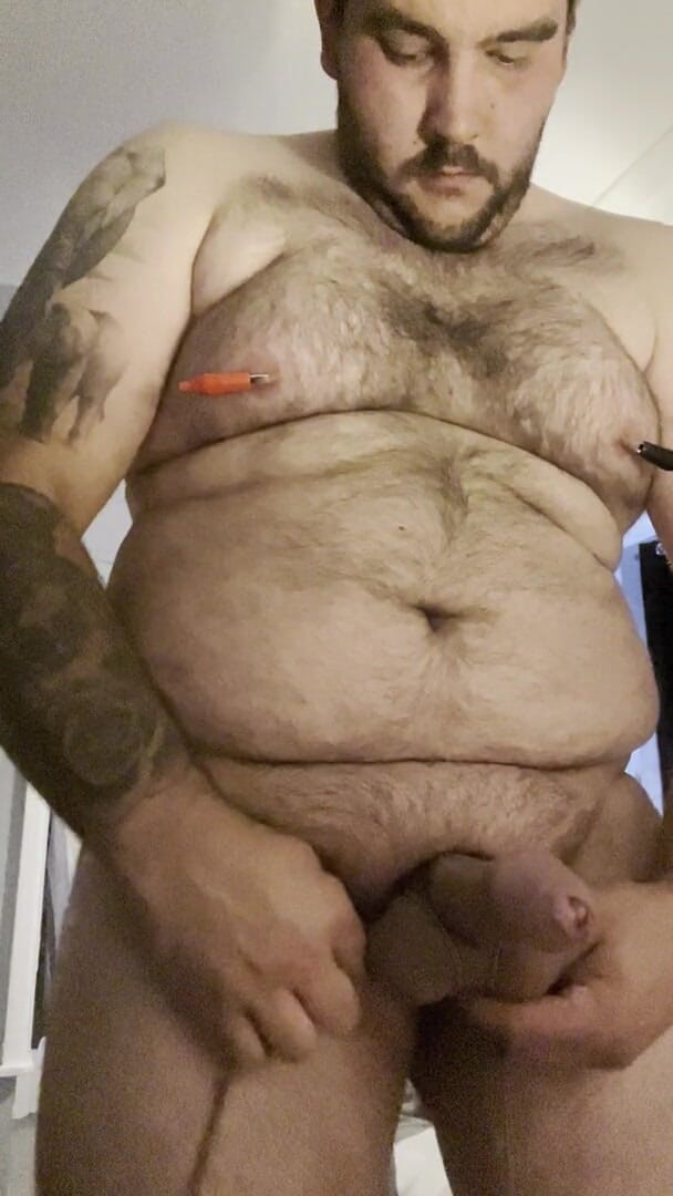 Shaun Cbt: Член и яйца превращаются в фиолетовый в бондаже с экстремальными зажимами для сосков и батплагом с немного кроссдрессера