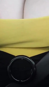 Enormes tetas en topless