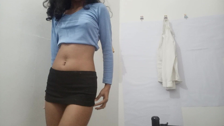 desigirl93: 大奶子热辣斯里兰卡女孩手淫湿润的阴户