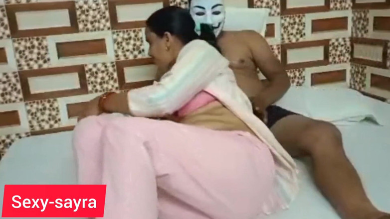 Sexy-sayra: 남편 S 상사와 섹스하기 위해 호텔 방에 도착한 마누라