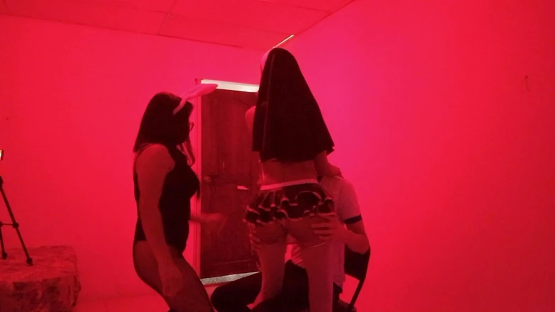 NEGRITA SEXY: The Birthday Boy Receives a Sexual Fantasy Dance. Two Women...