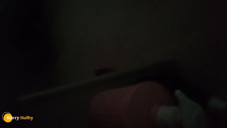 barryhlaby: Min galna granne kommer in i mitt hus och suger...