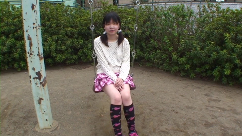Japan Lust: Mamiko a hâte d'avoir cette bite dans sa chatte