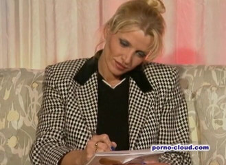 Porno Cloud: Blondine übermäßig - DVD