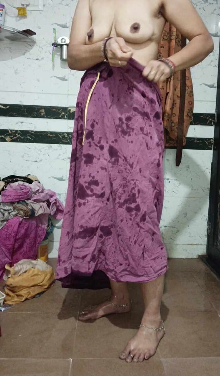 Priyahot77: Pertunjukan Badan Gaya Seksi Priya Bhabi