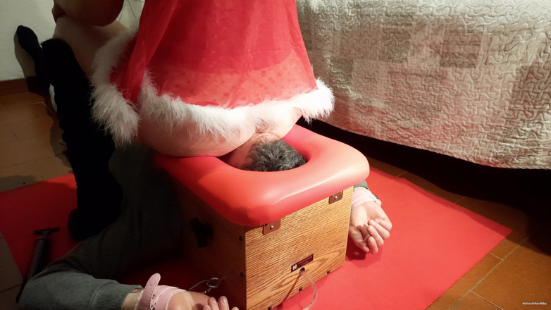 goddess82: Face Sitting &amp; Merry Christmas! 