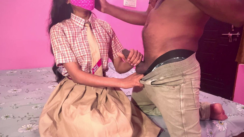 HotSihvani63: Seorang pelajar yang belajar di biliknya menghisap zakar saya dan...