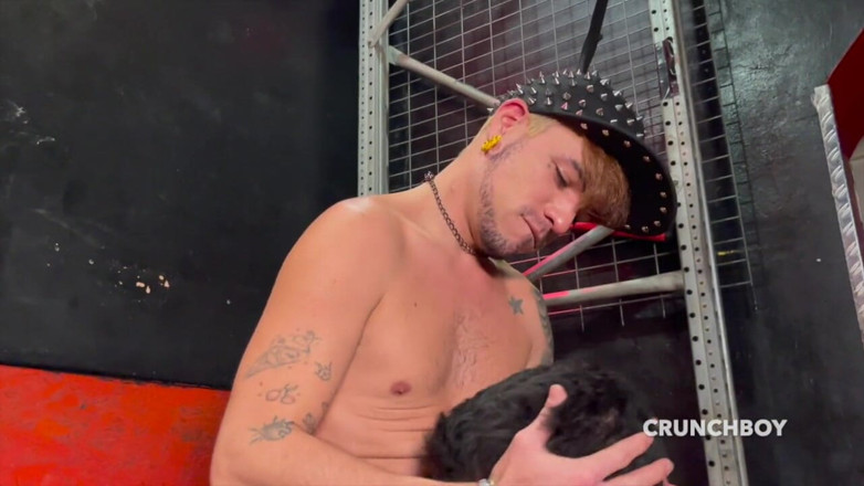 Bareback fetish studio from Madrid: Okar Ivan usato crudo da Leo Bulgari