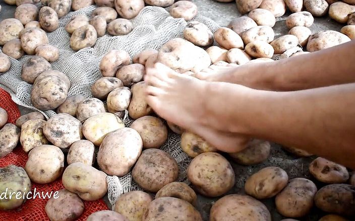 Dreichwe: Tocando deliciosas batatas com os pés