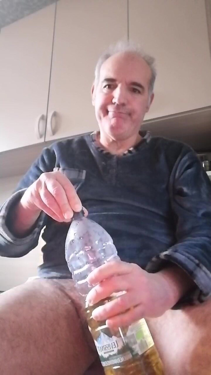 Setesesso7: A Long Sunday Jerking My Cock and Pissing in the...