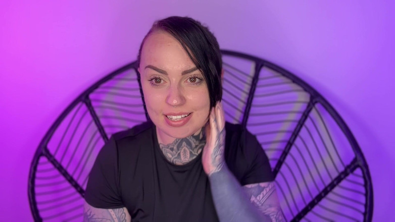 Miss Valentina: Na dobranoc ziewanie fetysz