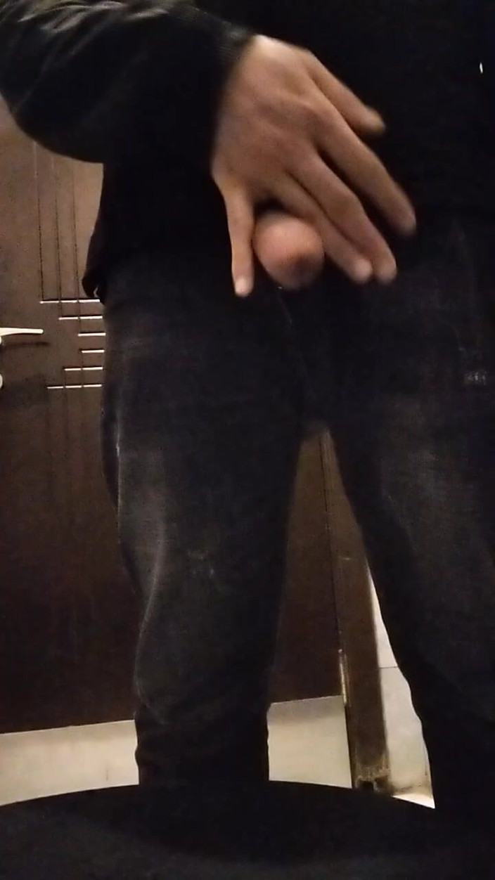 HemoShovel: Hot boy thủ dâm