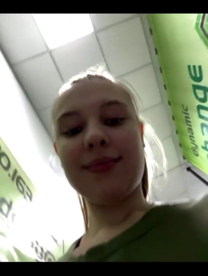 JuiceLussie: Pieprzy mój anal podczas squirting na siłowni