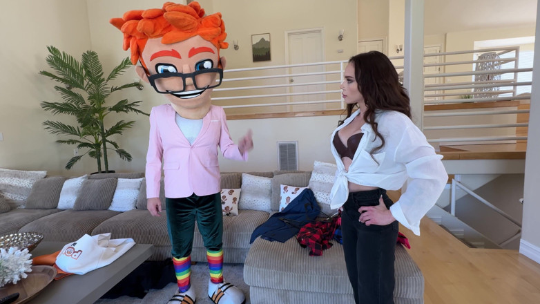 PornDudeCasting: Lucia Rossi Elevates Porndude’s Style and Boner
