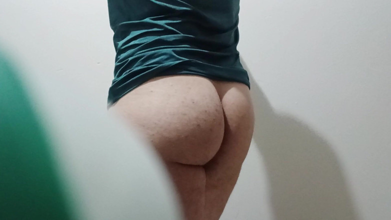 amateurbrazilian: Sexy Femboy Fell on the Internet Showing Her Big Ass...