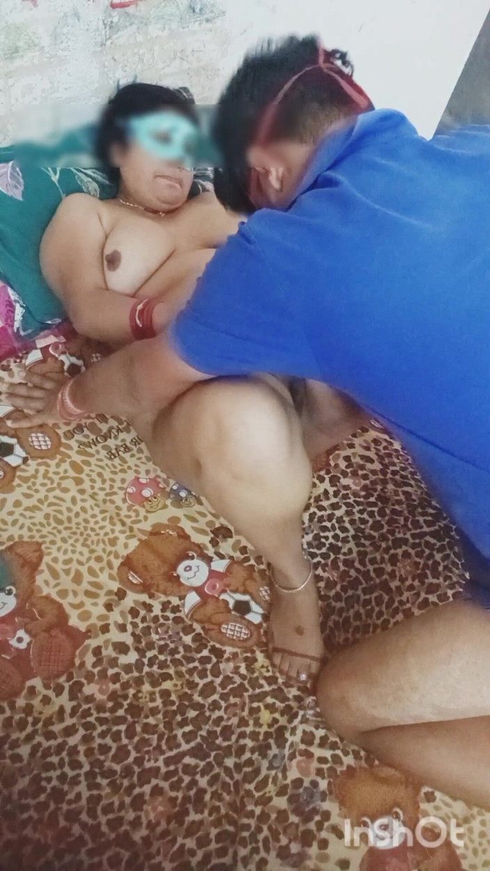 Bed: Desi casalinga indiana desi video