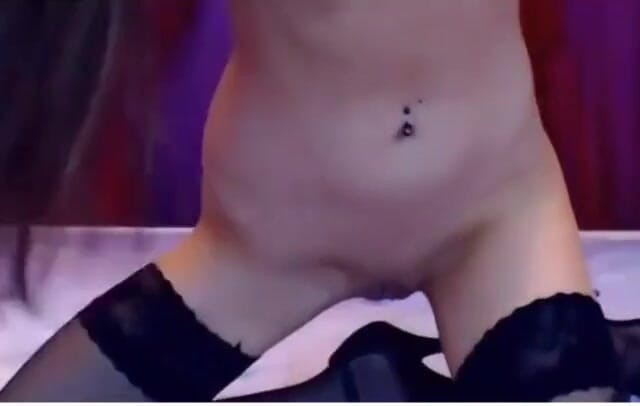 Lexy Bianca: Gioca con i miei capelli lunghi, fumando in calze.