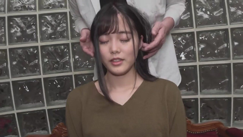Eros721 official: 3명의 자지를 한 번에 따먹고 안에 사정하는 겸둥이 소녀