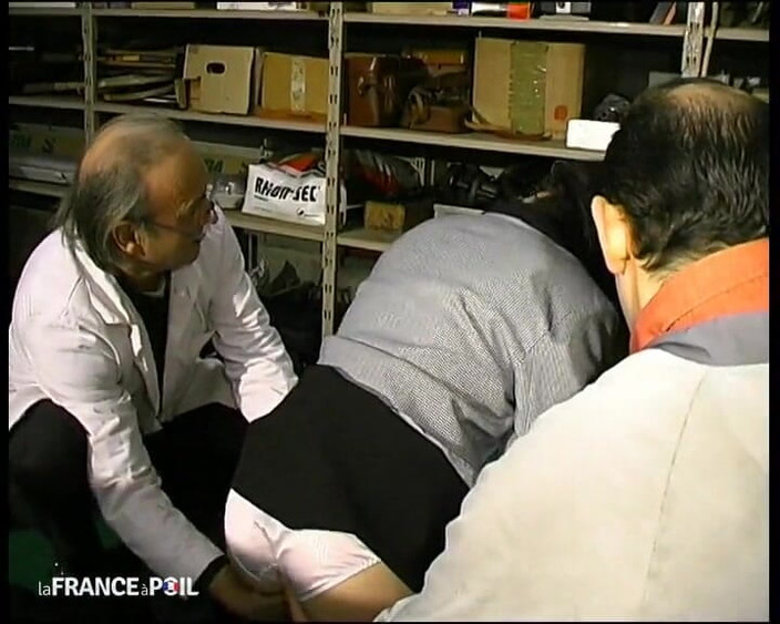 French Family Secrets: Dvojitá penetrace a sperma ve sprše v garáži!