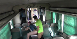 Crunch French bareback porn: 2470 úžasné šukání se sexy Leo Rex šukání mojí díry raw ve vlaku!