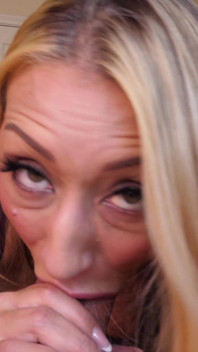 Underbar flickvän Harlow Wilde njuter av kuk hon missade