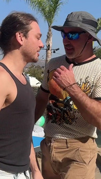 ปิงปองถอดเสื้อผ้ากับ Max Adonis และ Kev Inspiring