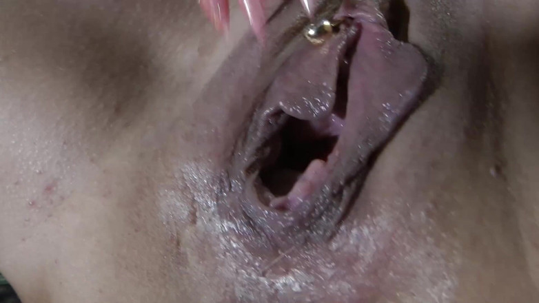 German amateur - 100% German hardcore videos: 大人のおもちゃで自慰行為をする大きなおっぱいを持つインク熟女