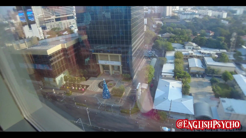 English Psycho: 애널을 위해 호텔 방에 온 오지는 아시아 트랜스 소녀