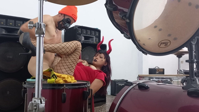 Martin13: रॉक संगीतकारों ने रिहर्सल के दौरान सेक्स किया