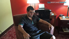 Beefcake Hunter: Kouření Macho s nohama fotbalisty