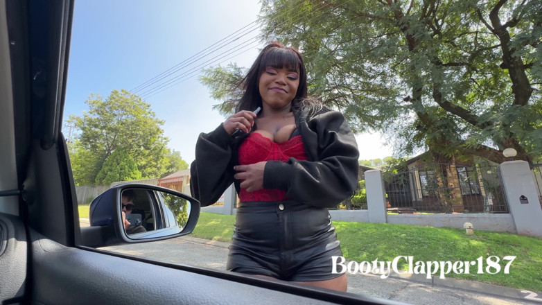 BootyClapper187: Éjaculation Sur Un Short En Cuir De Filles Noires Épaisses