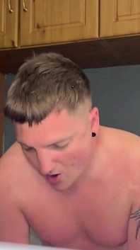 Paroháč manžílek šuká a spunks do kundičky podvádějící manželky