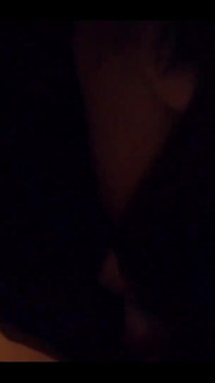 Je ne me suis pas fait baiser depuis une semaine. J’ai vraiment besoin de sexe déjanté. un homme qui va me tailler une pipe forte, baise-moi dans la bouche, fais-moi