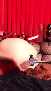 Eu preciso de um pau real para minha bunda maricas